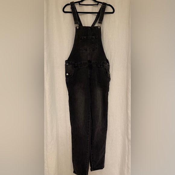 Ripe Maternity Overalls. EUC! Great fit - Picture 4 of 4